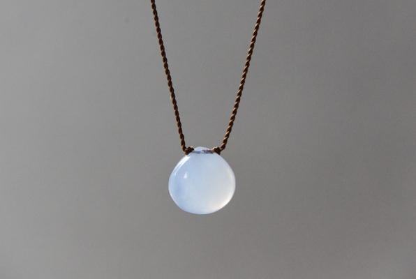 Smooth Stone Necklace / Chalsedony