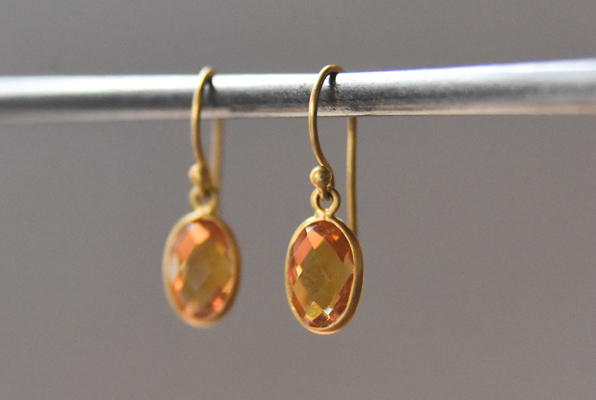 Ovel Stone Earrings / Citrine