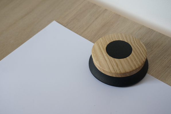 TETSUKI / ペーパーウェイト 栗